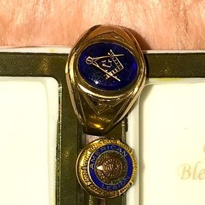 Vintage 1960 gold plated mason ring and pin